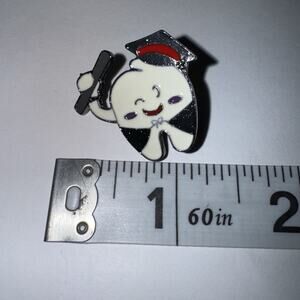 Graduation Tooth Dentist Pin Brooch